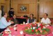 2004年与（左起）原中联部马文普副部长、丁聪、沈俊夫妇